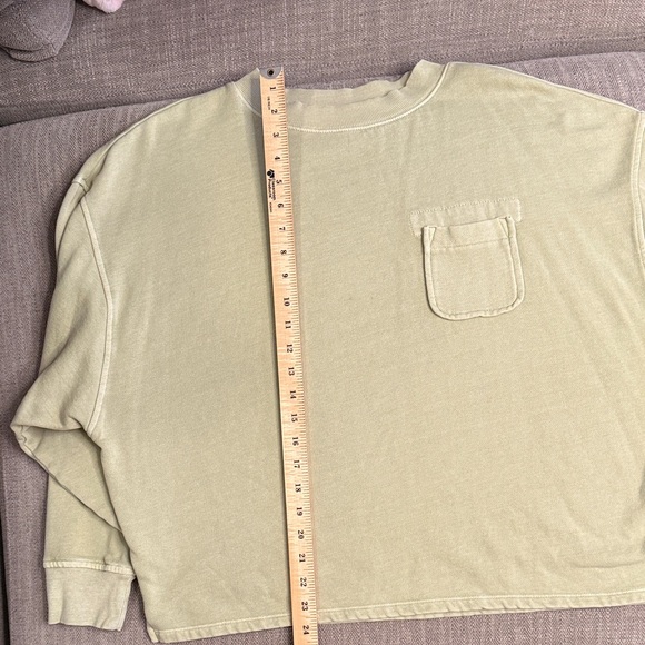 Old Navy Cream Waffle-Knit Crew Pullover - Picture 4 of 6